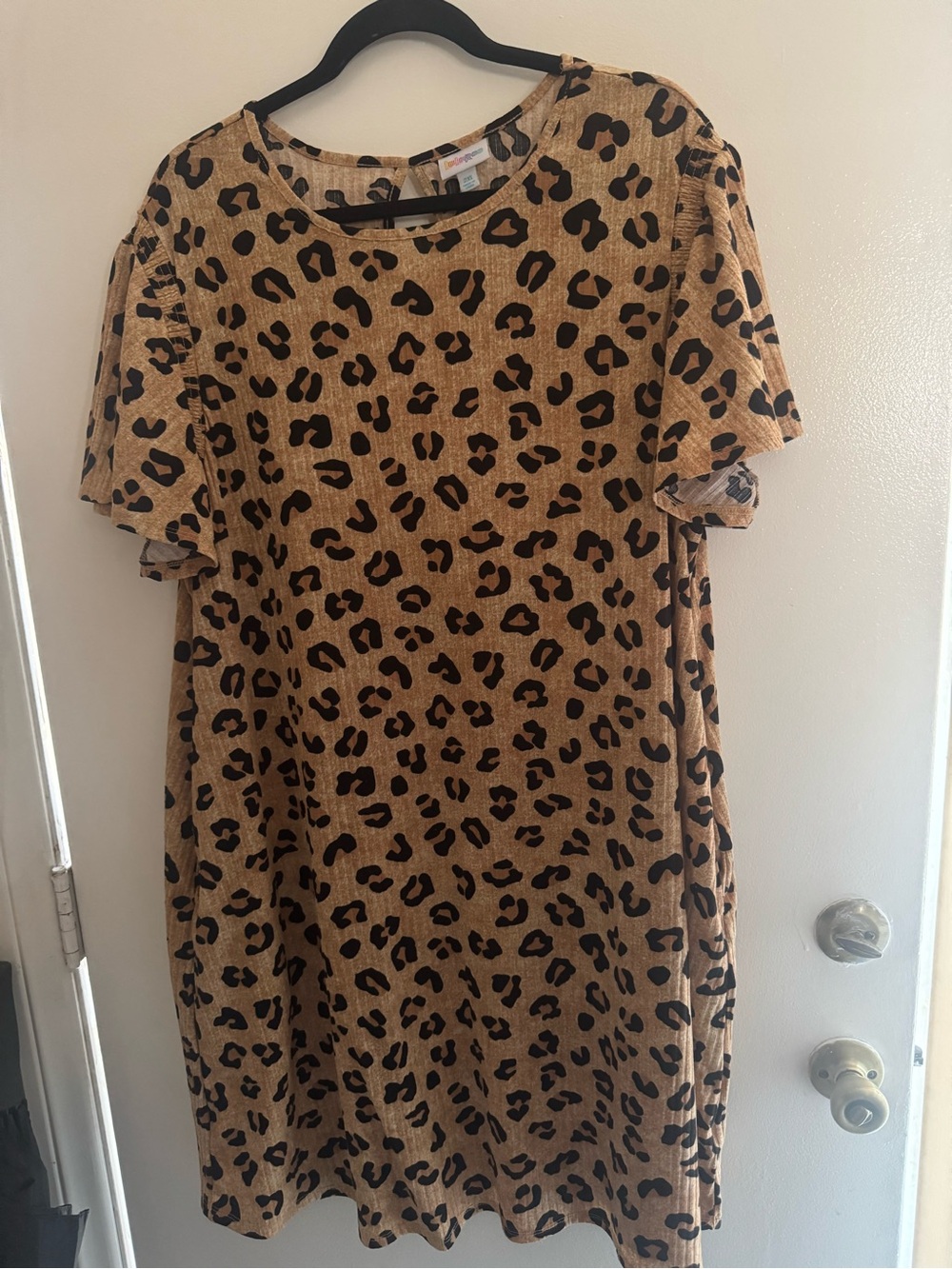 LuLaRoe Leopard Print dress with pockets